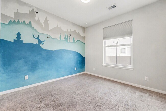 Building Photo - Modern-3 bedroom -3.5 bathroom Townhome in Santa Fe Art District