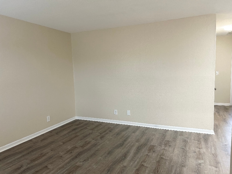 Building Photo - 1611 Green Ln