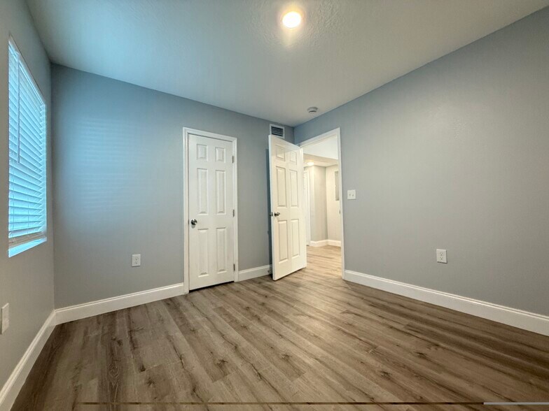 Guest Room 1 - 5032 Welborn Rd