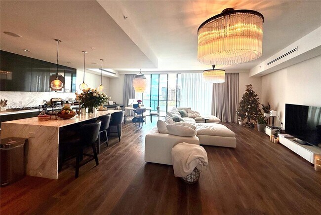 Building Photo - 3300 NE 188th St