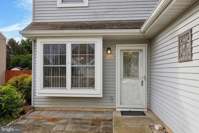 Building Photo - 188 S Hill Dr