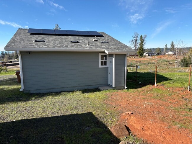 Building Photo - 1329 Taylor Ln