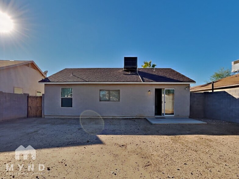 Building Photo - 12459 N Pablo St