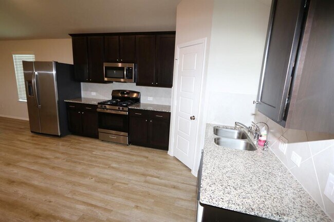 Building Photo - 21646 Calico Bush Trail