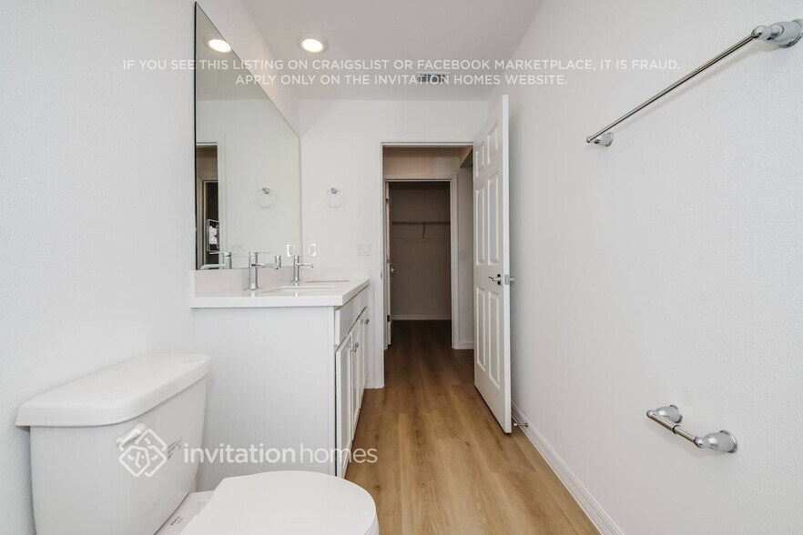 Building Photo - 47 Pineland Ln