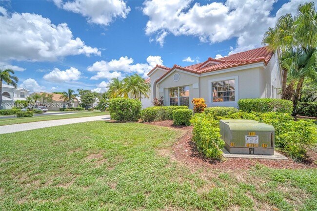 Building Photo - 17194 Ventana Dr