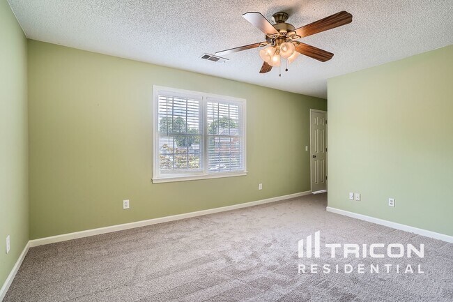 Building Photo - 1010 Maidstone Ct