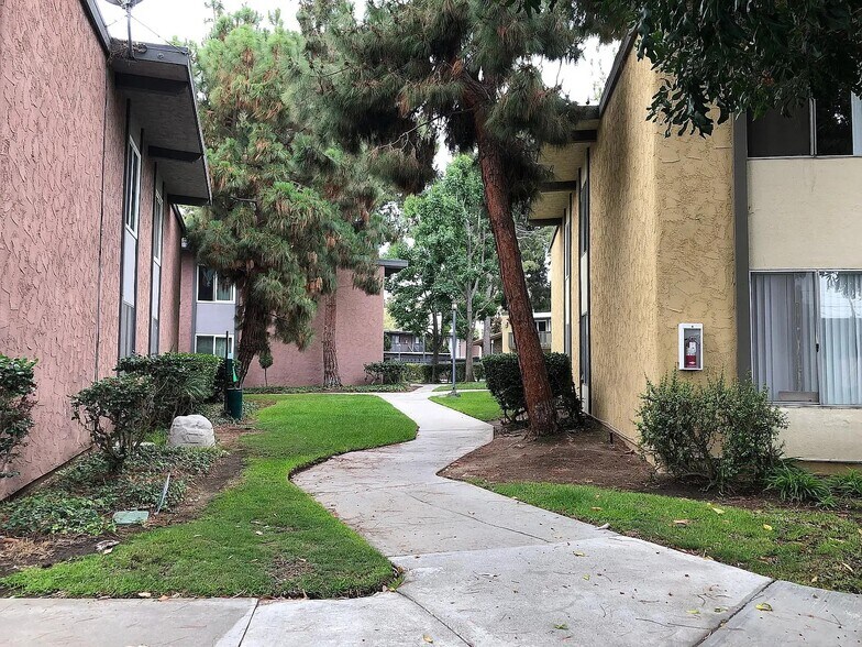 Building Photo - 23308 Marigold Ave