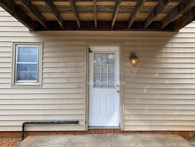Building Photo - 116 Fairhaven Ct
