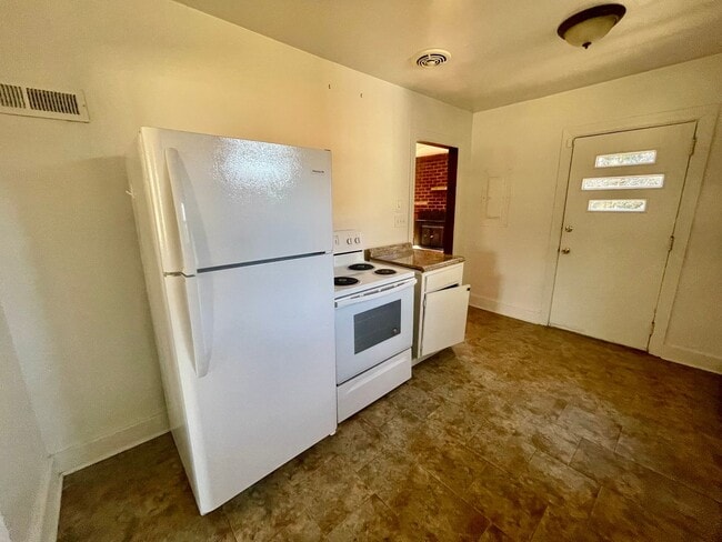 Building Photo - Welcome to this adorable 3-bedroom, 2-bath ranch style brick home, nestled in the historic McCror...