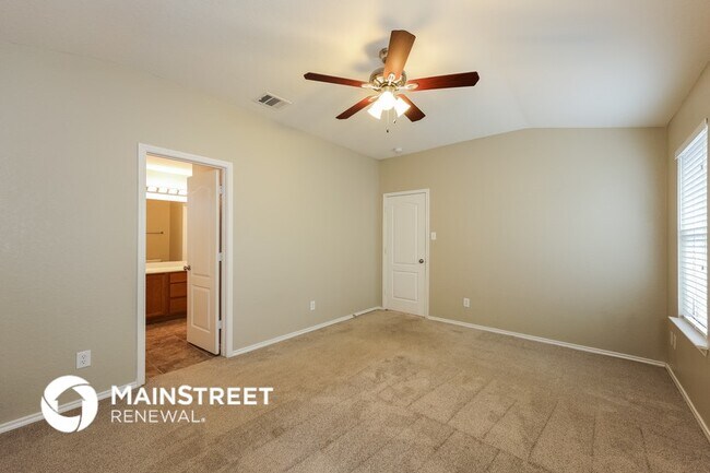Building Photo - 10211 Round Rock Way