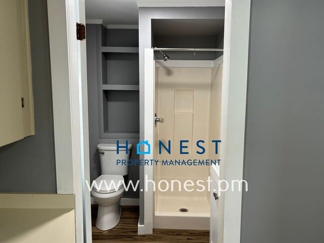 Building Photo - 47 James St