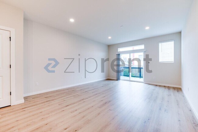 Building Photo - 16723 Alderwood Mall Pkwy