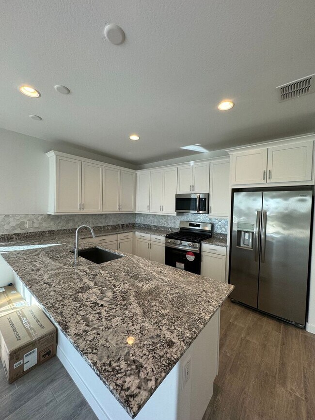 Building Photo - 4 bedroom Nextgen home in Phoenix