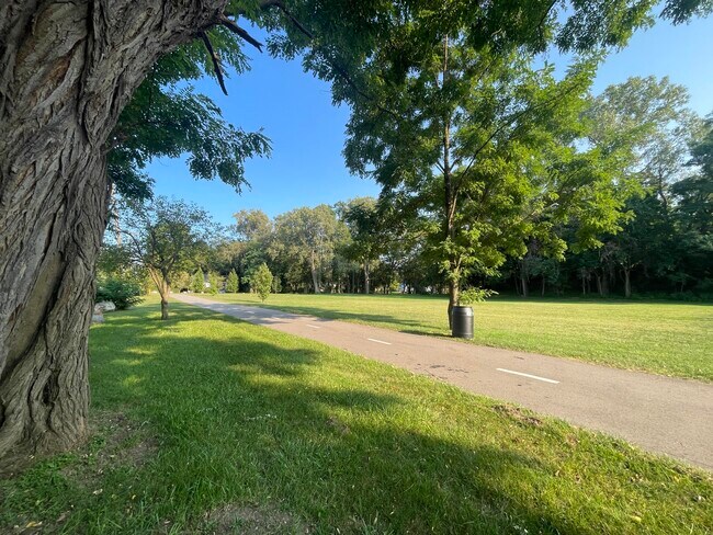 Building Photo - 18943 Greydale Ave