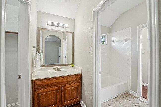 Building Photo - 1206 Canyon Maple Rd