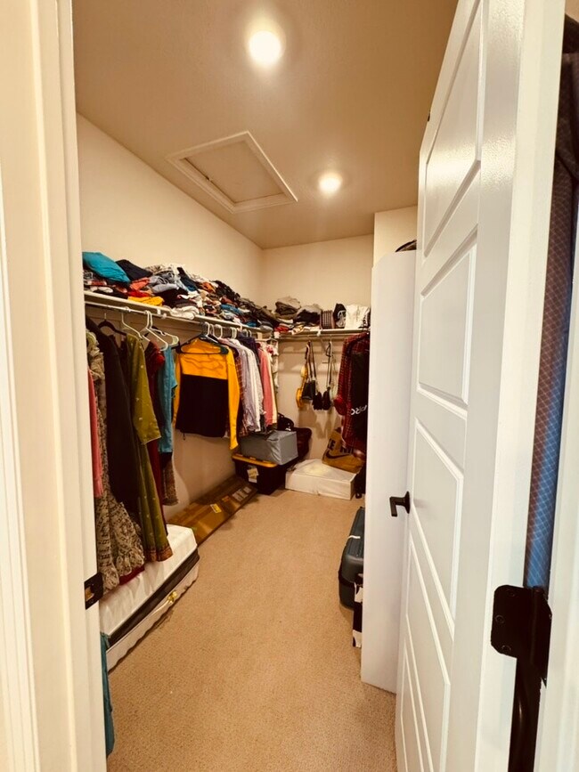 Building Photo - 6944 Hidden Cv Ct