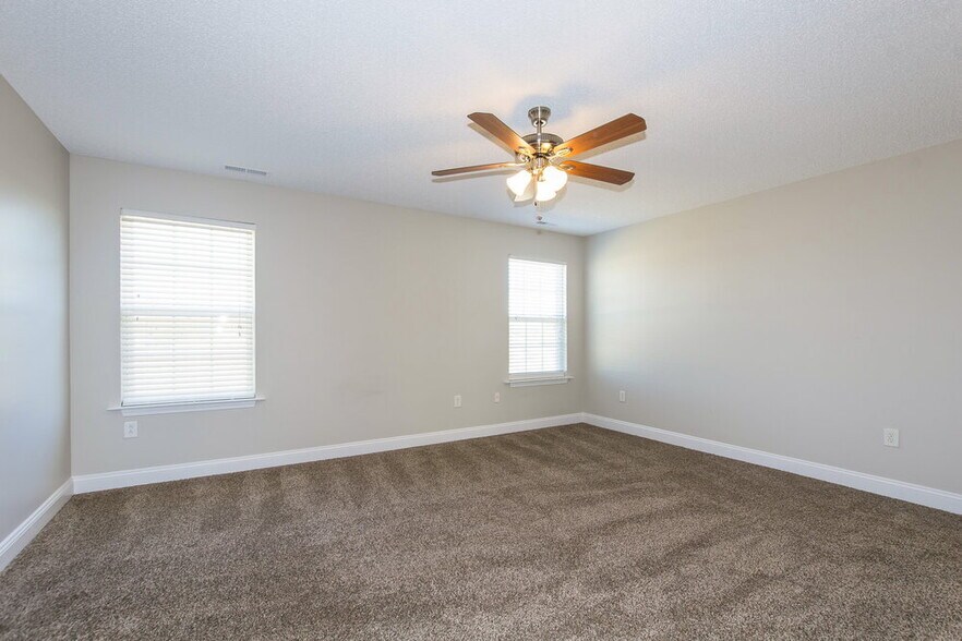 Building Photo - 13669 Coram Pl