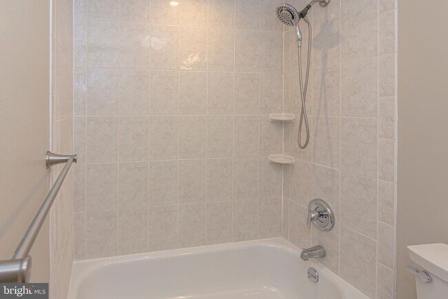 Building Photo - 20A Oscar Hammerstein Way