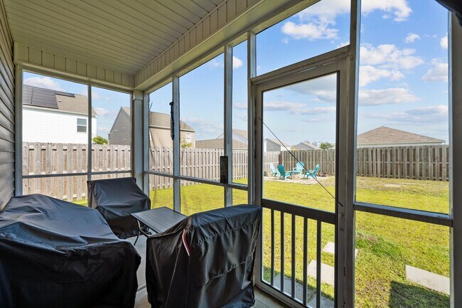 Building Photo - Home in Surf City