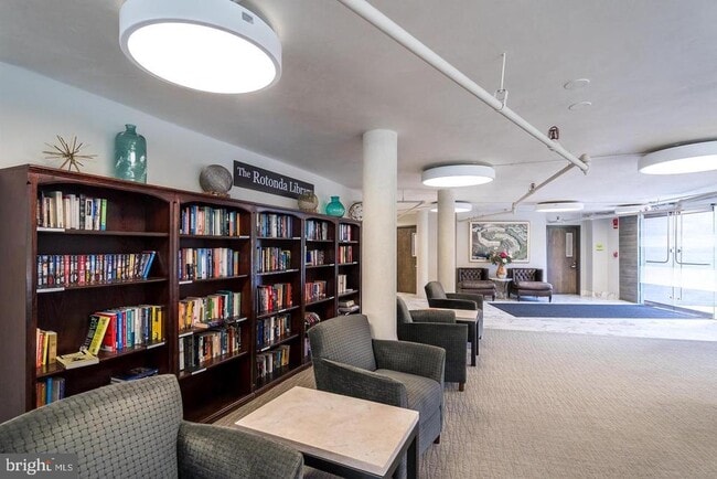 Building Photo - 8350 Greensboro Dr