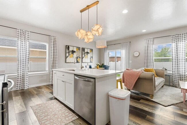 Building Photo - 2110 Ison Ct