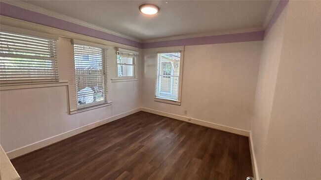 Building Photo - 209 Walton St