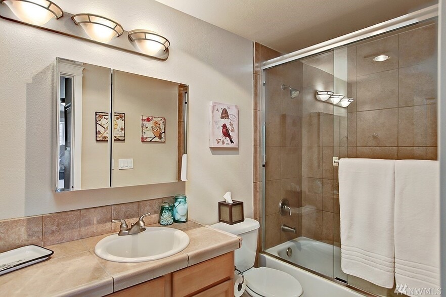 Bathroom - 2200 Thorndyke Ave W