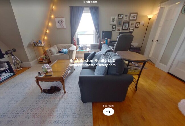 Building Photo - 26 Marathon St