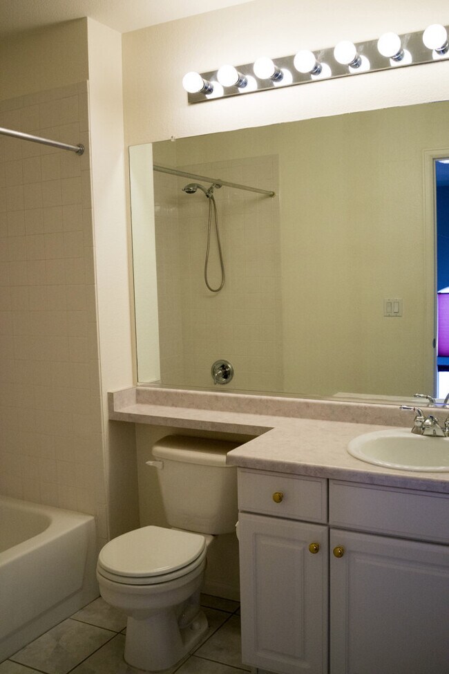 Building Photo - Evolve Real Estate: Available Immediately 3 Bedroom on a Huge Lot Facing Open Space! No Pets.