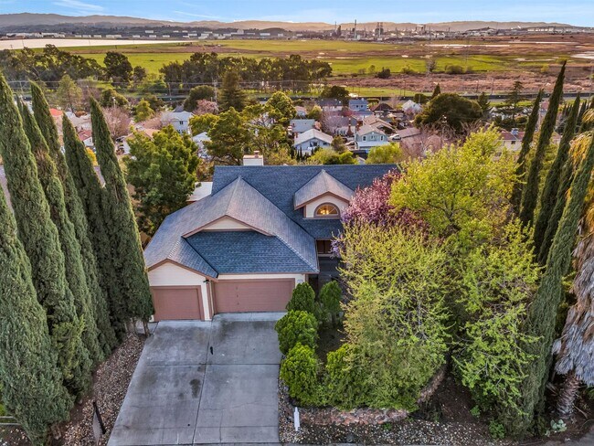 Building Photo - REMARKABLE VIEWS...LOTS OF PRIVACY IN YOUR OWN LITTLE WORLD..