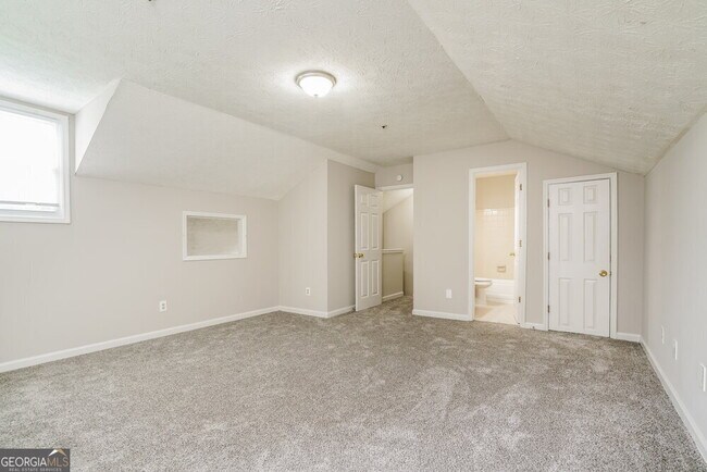 Building Photo - 2318 Wellington Cir