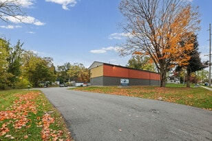 Building Photo - Residences on Lake