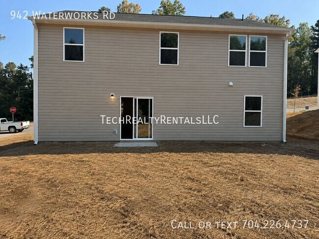 Building Photo - 942 Waterworks Rd