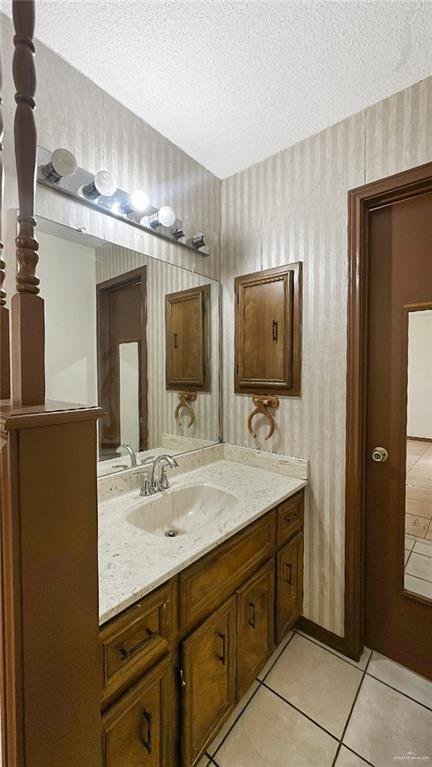 Building Photo - 14 Hummingbird Ave