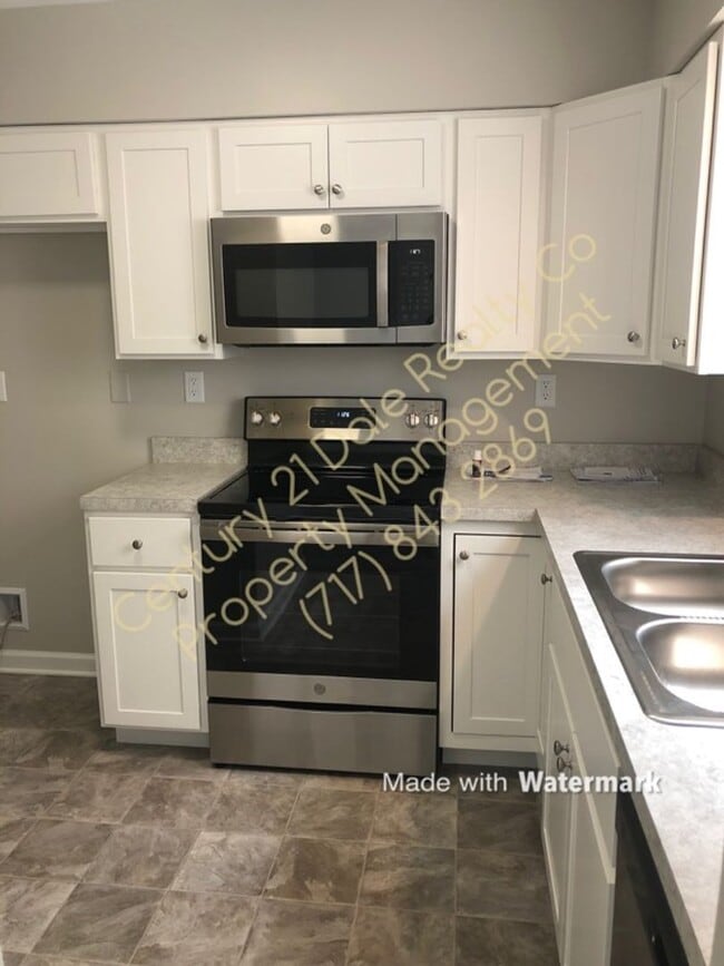 Building Photo - Lovely 2 Bedroom Home in Central School Di...