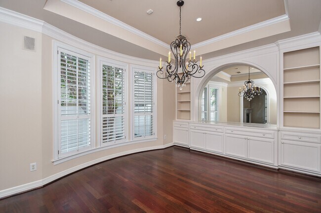 Building Photo - 2124 Nantucket Dr