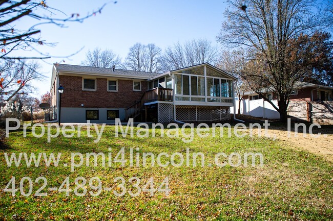 Building Photo - 3 Bedroom Ranch Home