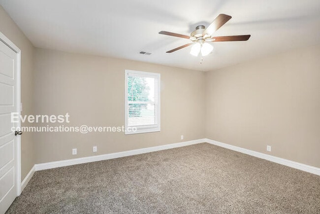 Building Photo - 3385 Polly Dr