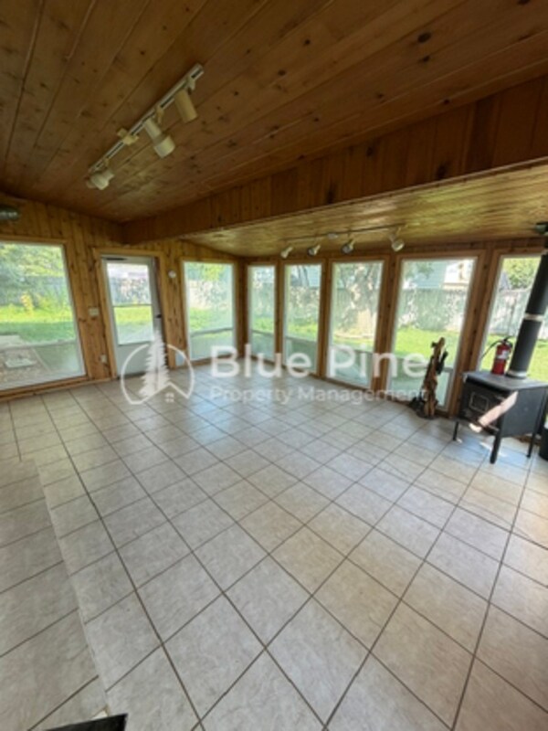 Building Photo - 648 Buckboard Ln