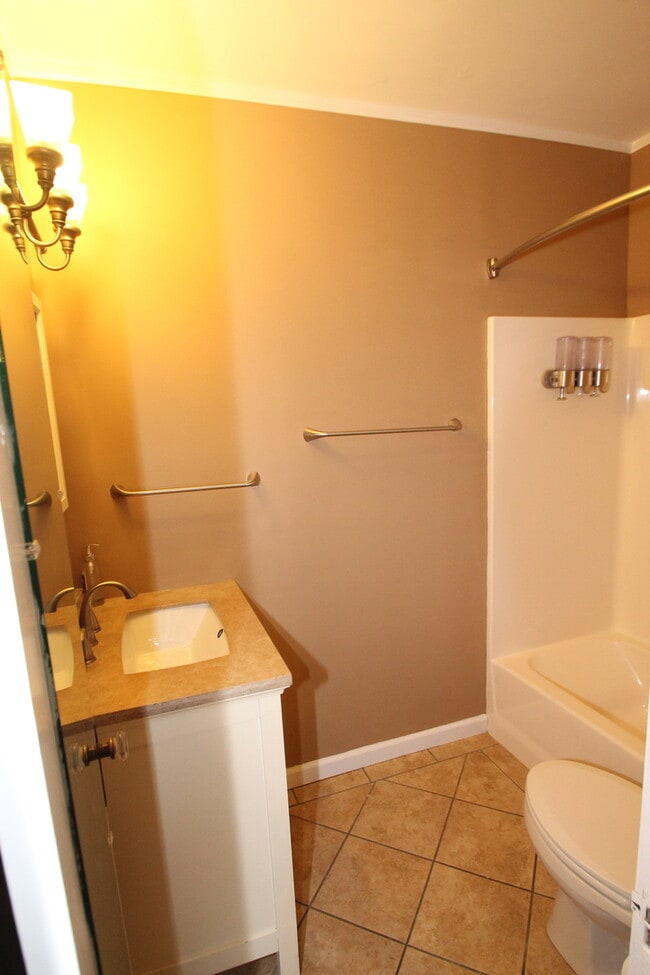 Building Photo - 24hr notice required before showings. Beau...