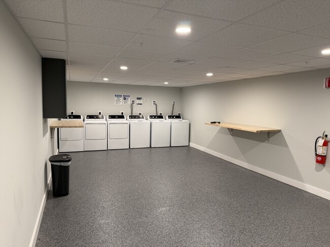 Building Photo - 32 Main St