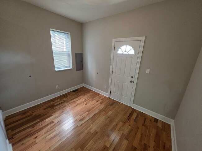 Building Photo - 655 N 63rd St