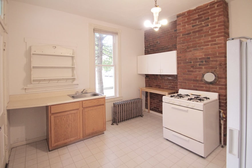 Building Photo - 401 Franklin Ave