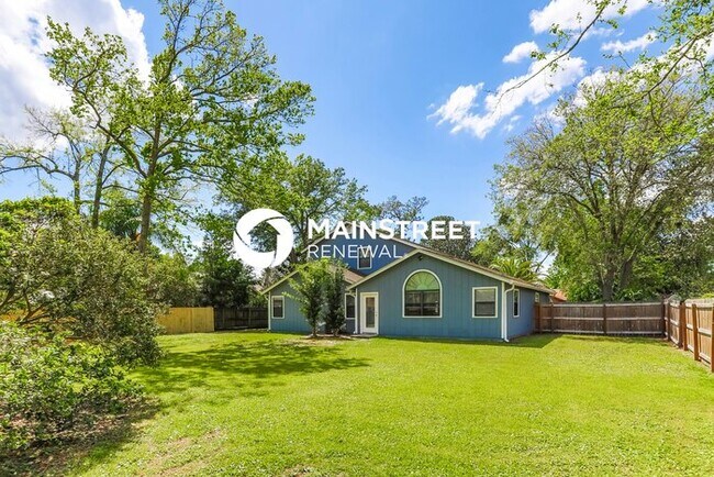 Building Photo - 3 Bedroom Pet-Friendly Home in Fleming Island, FL with Main Street Renewal