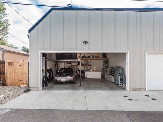Building Photo - 3155 W 26th Ave