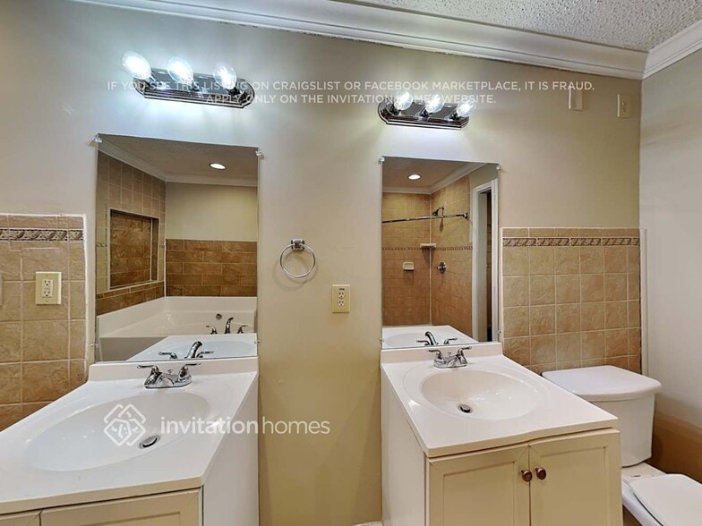 Building Photo - 6297 Queens Ct