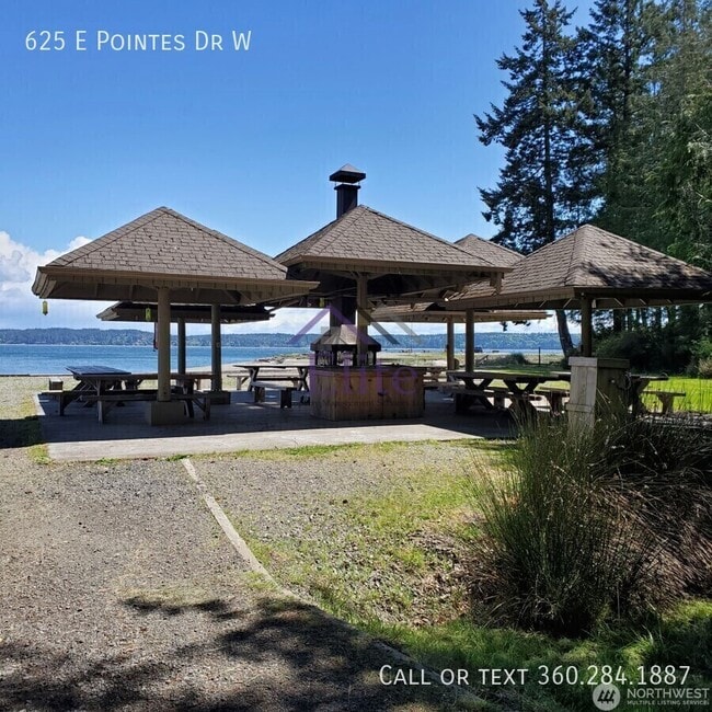 Building Photo - 625 E Pointes Dr W