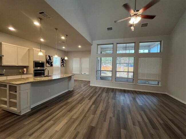 Building Photo - 121 Red Granite Rd