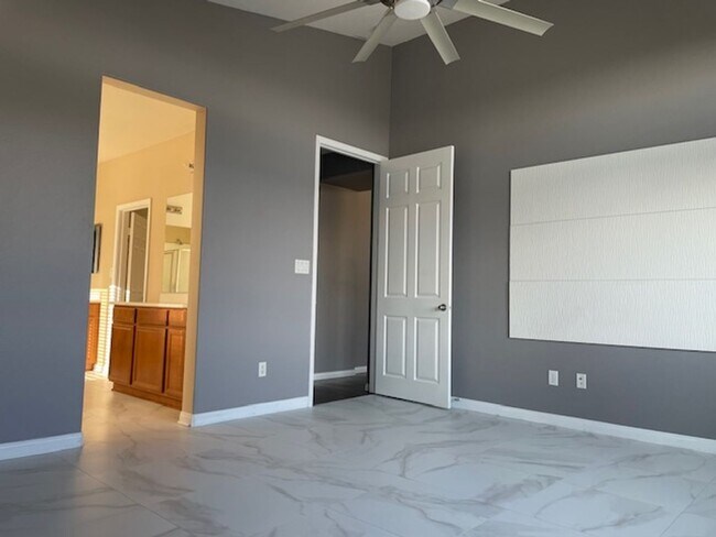 Building Photo - 11707 Christmas Rose Dr